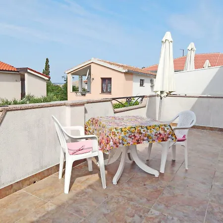 Apartment Holiday 193447 *